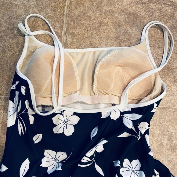 Cole Floral Swimdress - Picture 3 of 5